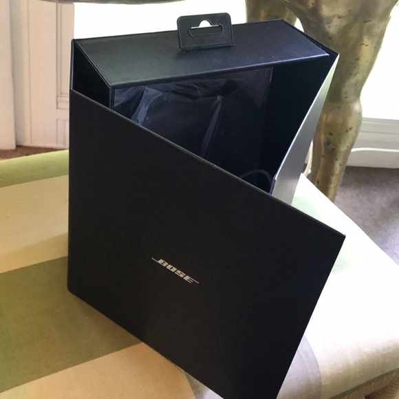 Bose noise cancelling headphones/headset - Picture 5 of 6